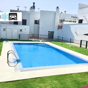 Apartment Atico Premium Conil Con 2 Terrazas, Garaje, Piscina, Aire Ac Y Wifi -solo Familias Y Parejas-, Conil De La Frontera